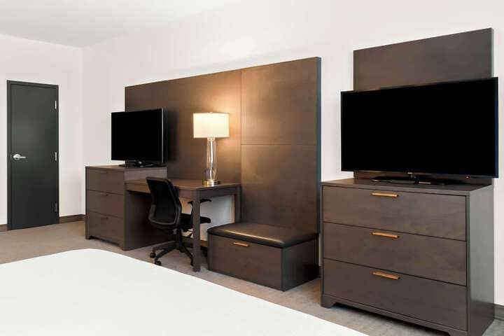 Room 28 of 75