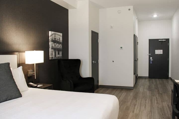 Room 12 of 75