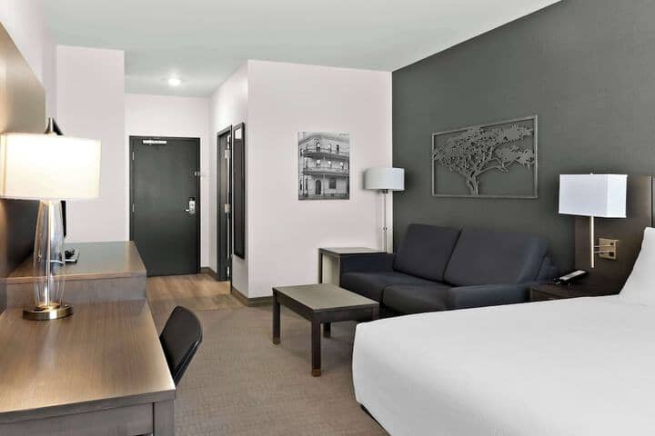 Room 34 of 75